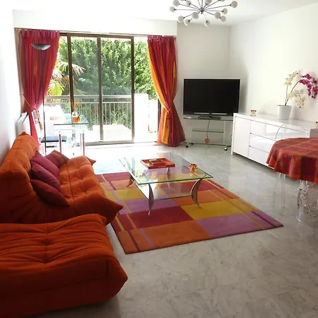 Acci Maurice Derche Apartment