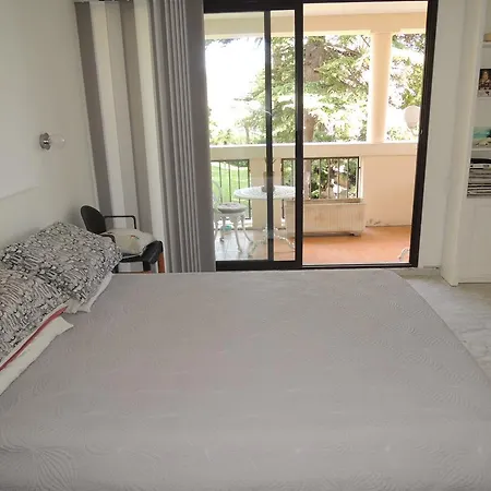 Acci Maurice Derche Apartment *